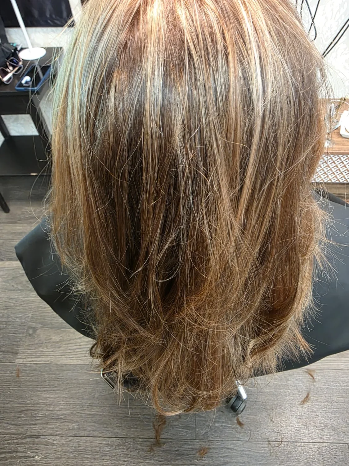 Blonde Balayage-Strähnen, Ergebnis aus dem Hairlounge by S Style